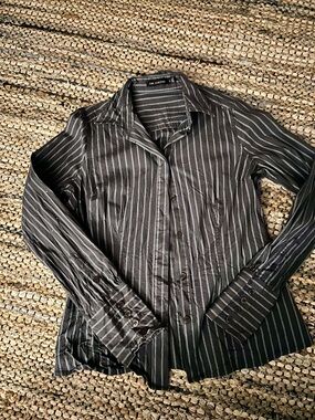 EUC The Limited Essential Blue & White Striped Button Down - Size S